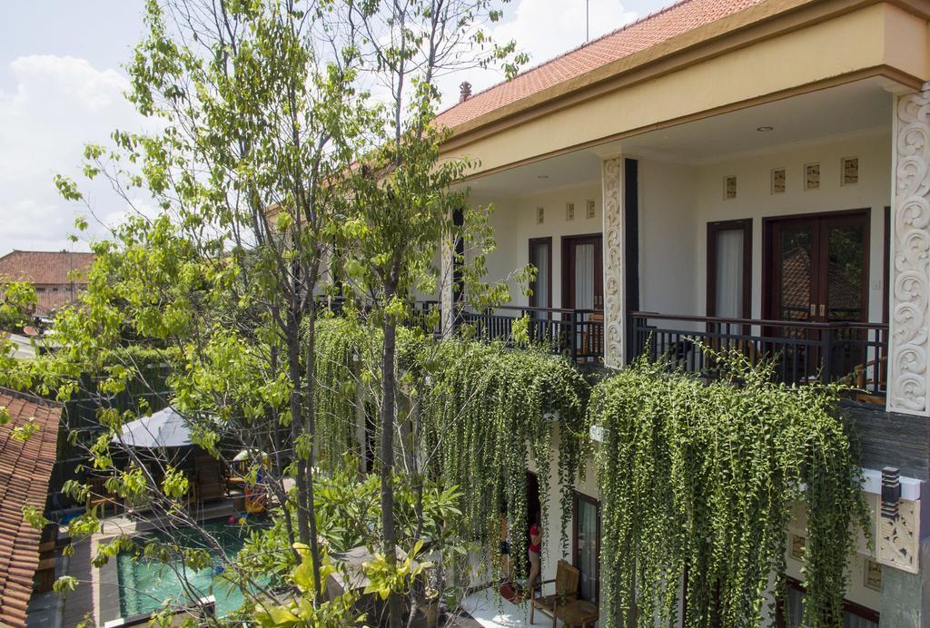Pujihouse One Apartment Легиан Екстериор снимка